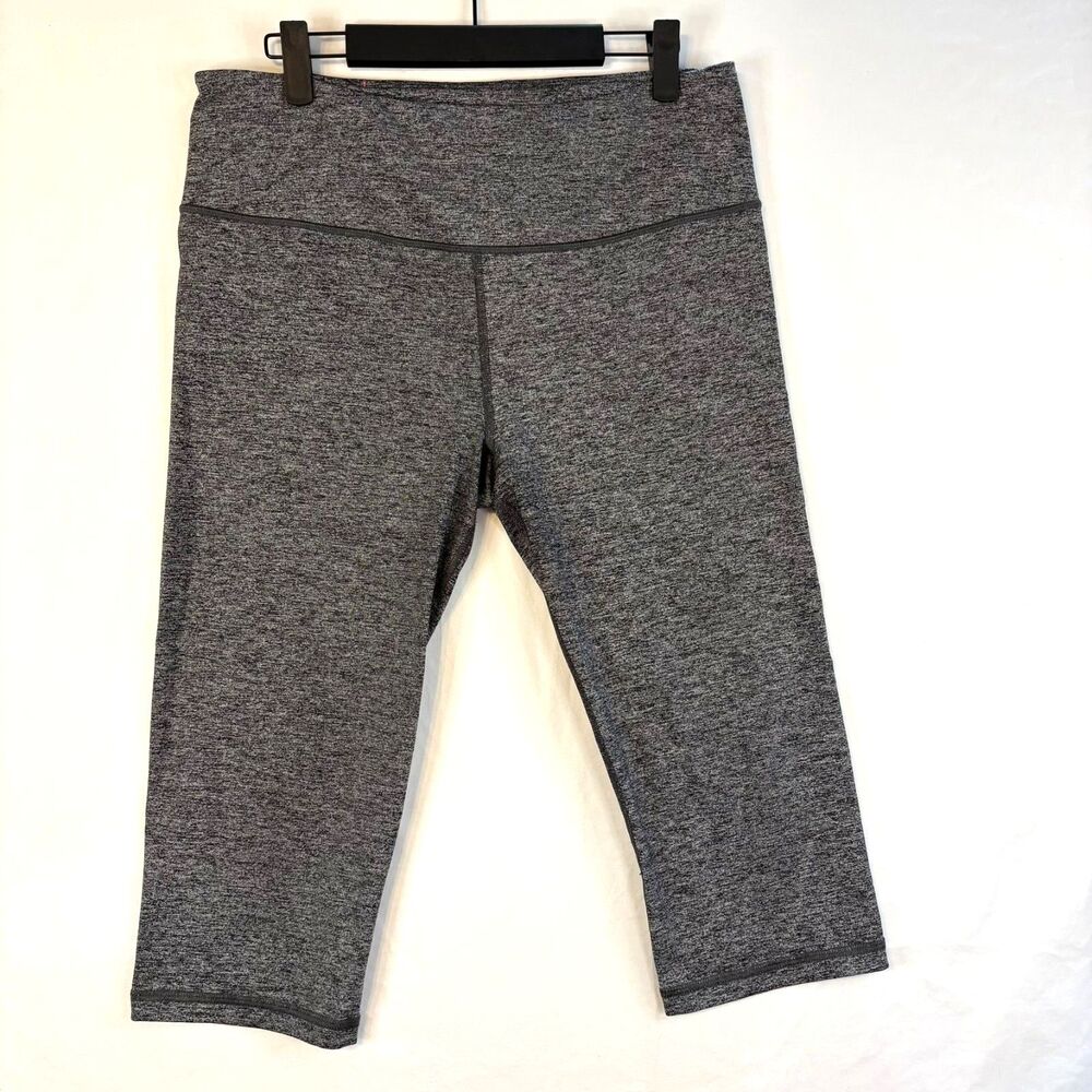 Victoria's Secret VSX Sport Knockout Cropped Capri Leggings Grey Marl Size Large